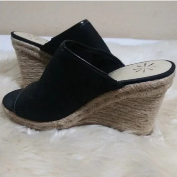 Isaac Mizrahi Shoes - Isaac Mizrahi Live Black Espadrille Wedges